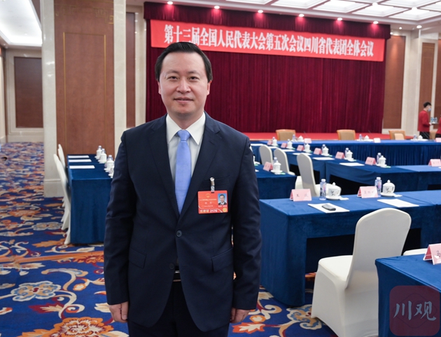 全國人大代表、廣安市委書記張彤  歐陽杰攝_副本.jpg